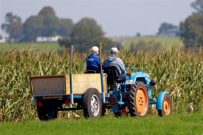 tractor-g35ccc7ffc_1920