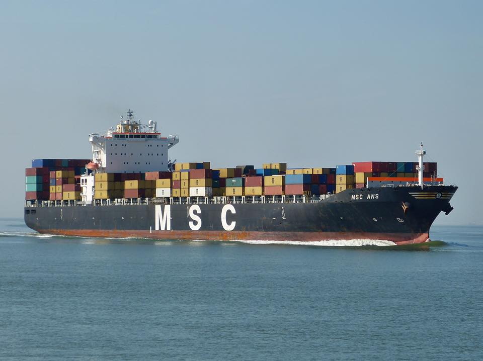 Msc shipping. Контейнеровоз MSC. MSC контейнеровоз Yoshen. Судно контейнеровоз компании MSC. MSC Heila контейнеровоз.