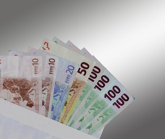 Платите се најниски во Бугарија, а каде во ЕУ се највисоки?
