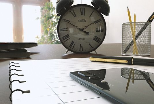 Работата од дома во просек заштедува 72 минути дневно