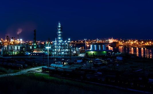Шефот на ОПЕК бара поголеми инвестиции во нафта и урамнотежена климатска политика
