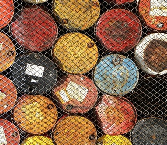 Цените на нафтата благо пораснаа по четири недели пад