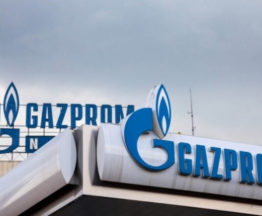 Нето добивката на Газпром е речиси преполовена во 2022 година