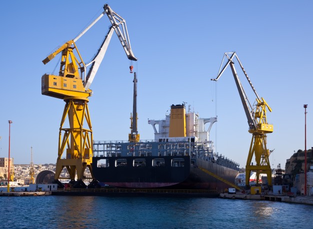 big-ship-dry-dock_1398-240
