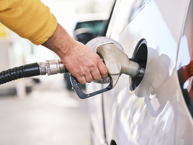 fuel-g6b3ff57b1_640