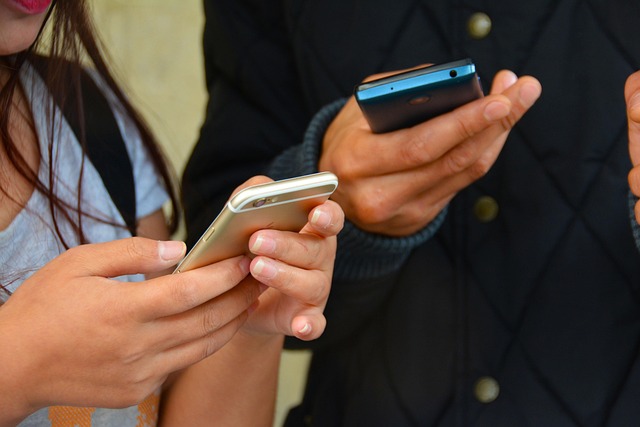 mobile-phones-1490691_640