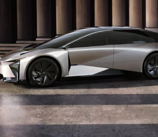 Lexus LF-ZC е концепт кој e предвесник на ЕВ од следната генерација