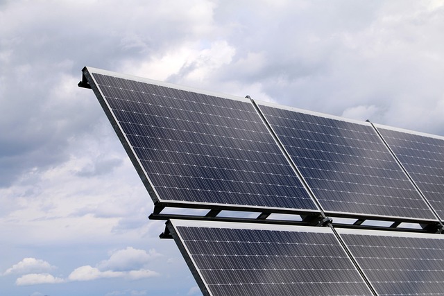 photovoltaic-2799982_640