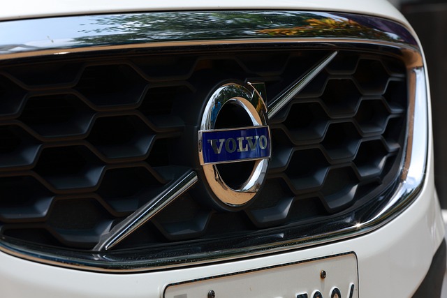 volvo-2263797_640 (1)