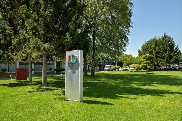 FOTO_Replek-696x464-1