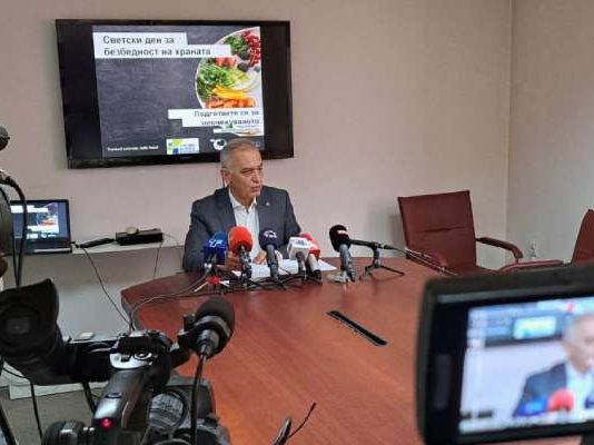 “Јадеме безбедна и квалитетна храна“, вели Бабовски