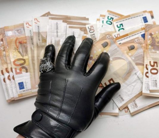Стопанска комора: Власта е најголем подмитувач на бизнисот, на пет компании им биле побарани преку 100.000 евра