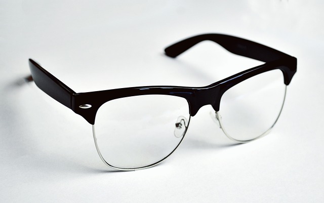 eyeglasses-1846595_640