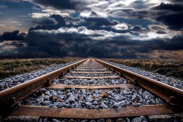 railway-track-2049394_640