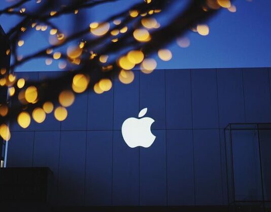 Паѓаат акциите на Apple поради слабата продажба на моделот ‘iPhone 16’