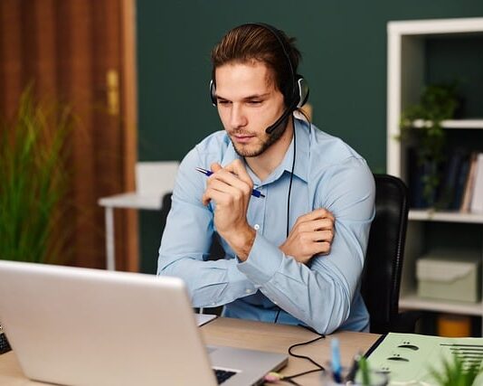 Европејците имаат позитивен став кон вештачката интелигенција, но Google и AI сè уште не можат да се натпреваруваат со лекарите и фармацевтите