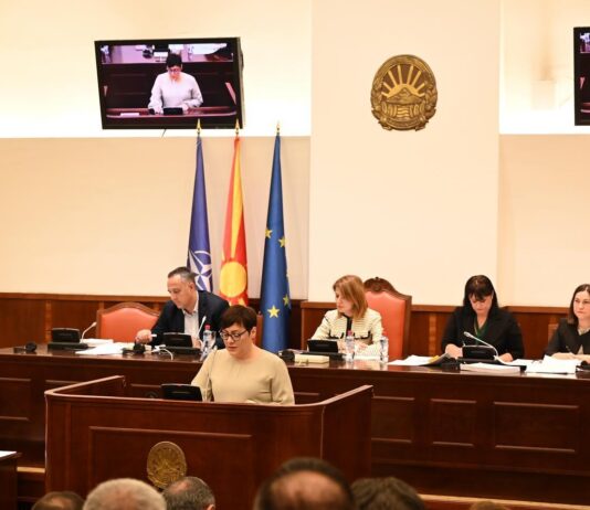 Димитриеска-Кочоска: Предлог-буџетот за 2025 е нов концепт за фискална консолидација и инвестиции за забрзан раст