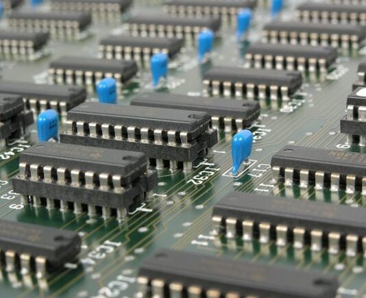 Виетнам се натпреварува со Кина и Тајван во тестирањето и производството на чипови