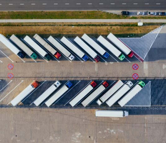Во периодот јануари – септември извозот бележи пад од 6.1 %, а увозот 0.6 %