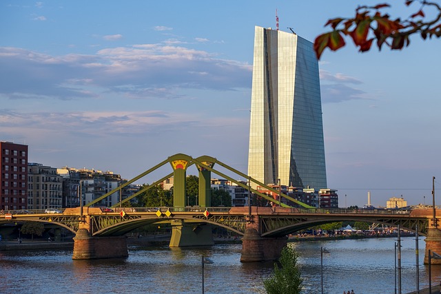 skyline-3582111_640