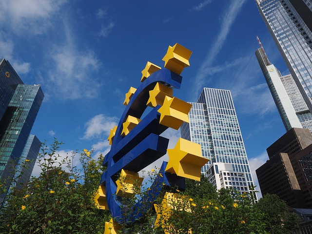 euro-sculpture-2867942_640