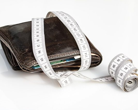 Ќе растат платите на сите вработени, но нема да растат платите на функционерите