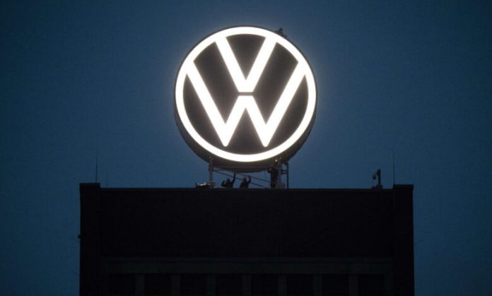 1451805975-logo-wolfsburg-volkswagen-2uNFA4JESFea-780x470