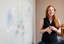 Студија покажа дека има ден во неделата кога луѓето се најсреќни – не е петок попладне