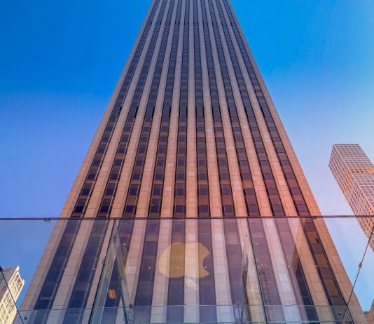 Францускиот антимонополски регулатор го казни Apple со 150 милиони евра