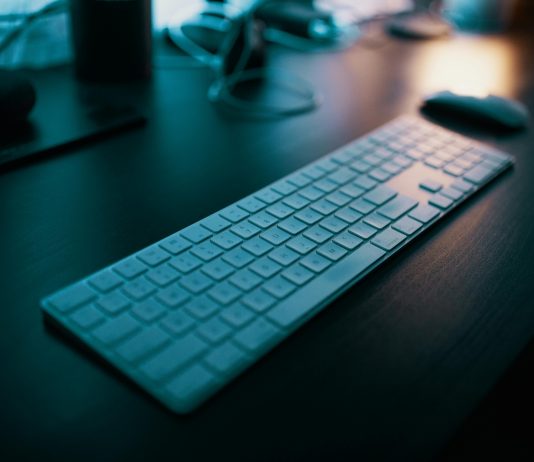 ФБИ предупредува: Не ги користете овие сајтови – крадат податоци