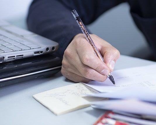 Open AI обучи нов модел на вештачка интелигенција за креативно пишување