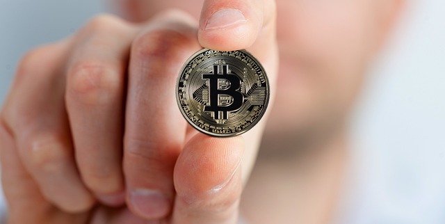 bitcoin-2643160_640
