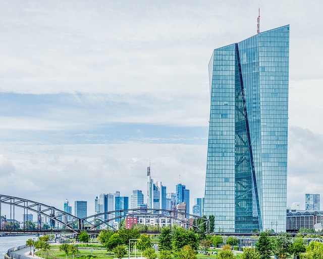 ecb-5377160_640