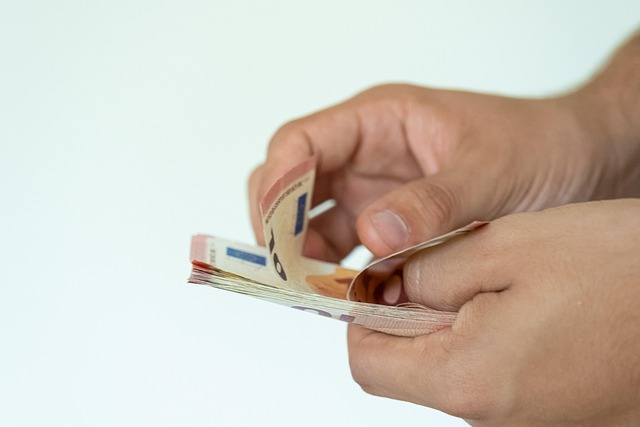 money-7244538_640