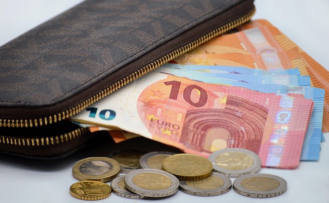 money-7325645_640