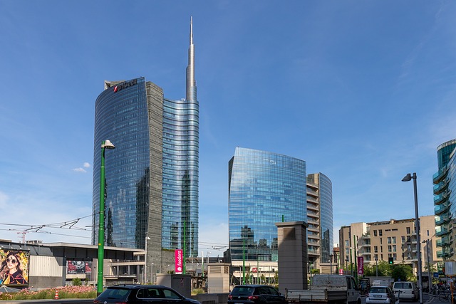 unicredit-tower-2732665_640