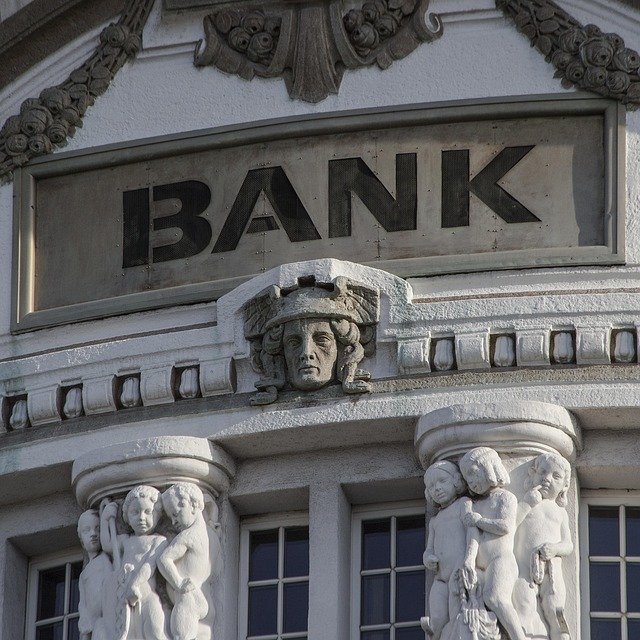 bank-2907728_640