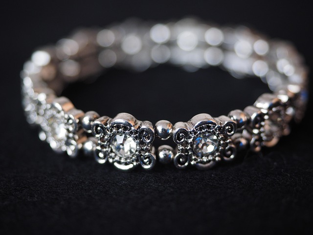 bracelet-671791_640