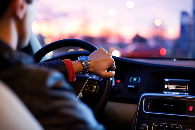 driving-7351259_640