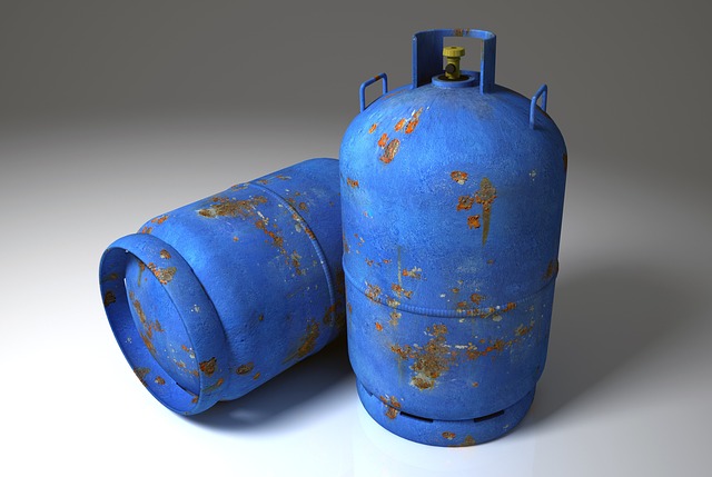 gas-cylinders-2477651_640