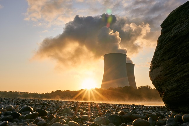 nuclear-power-plant-4535761_640