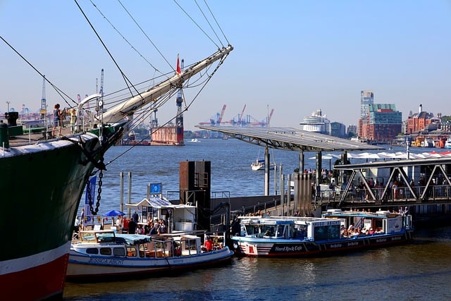 port-8243437_640