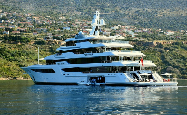 royal-romance-yacht-4446932_640