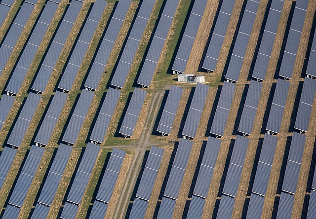 solar-farm-6619504_640