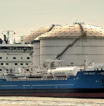 Рекорден удел во јули: Повеќе од половина од нафтата во Индија пристигнува од Русија
