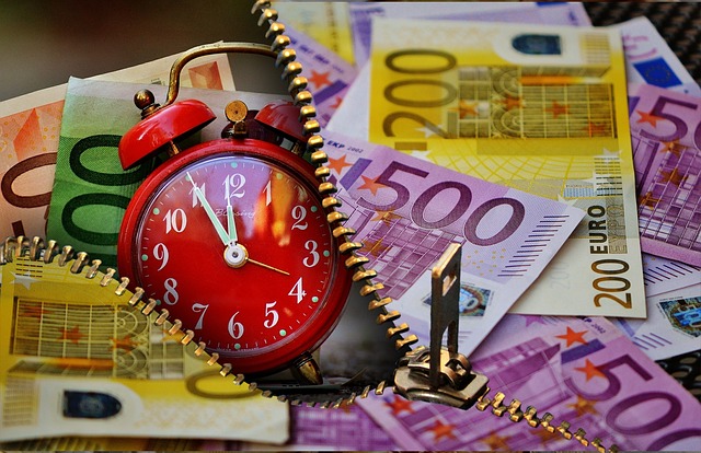time-is-money-1553142_640