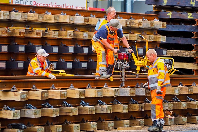 workers-2651431_640