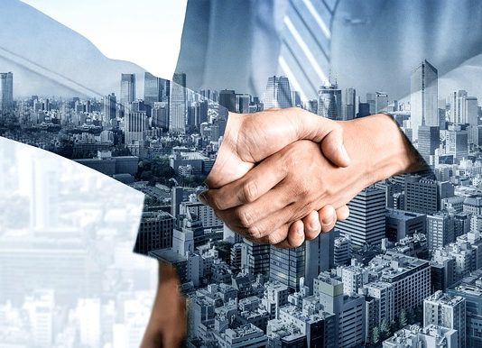 „Преговорите тргнуваат наопаку кога сте очајни“ – совет од милијардер кој сам си го стекнал богатството