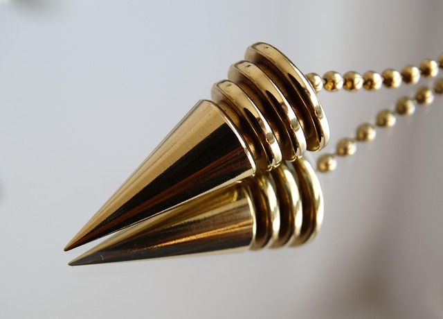 pendulum-686680_640
