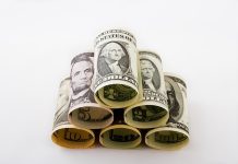 Доларот падна на најниско ниво во последните четири години